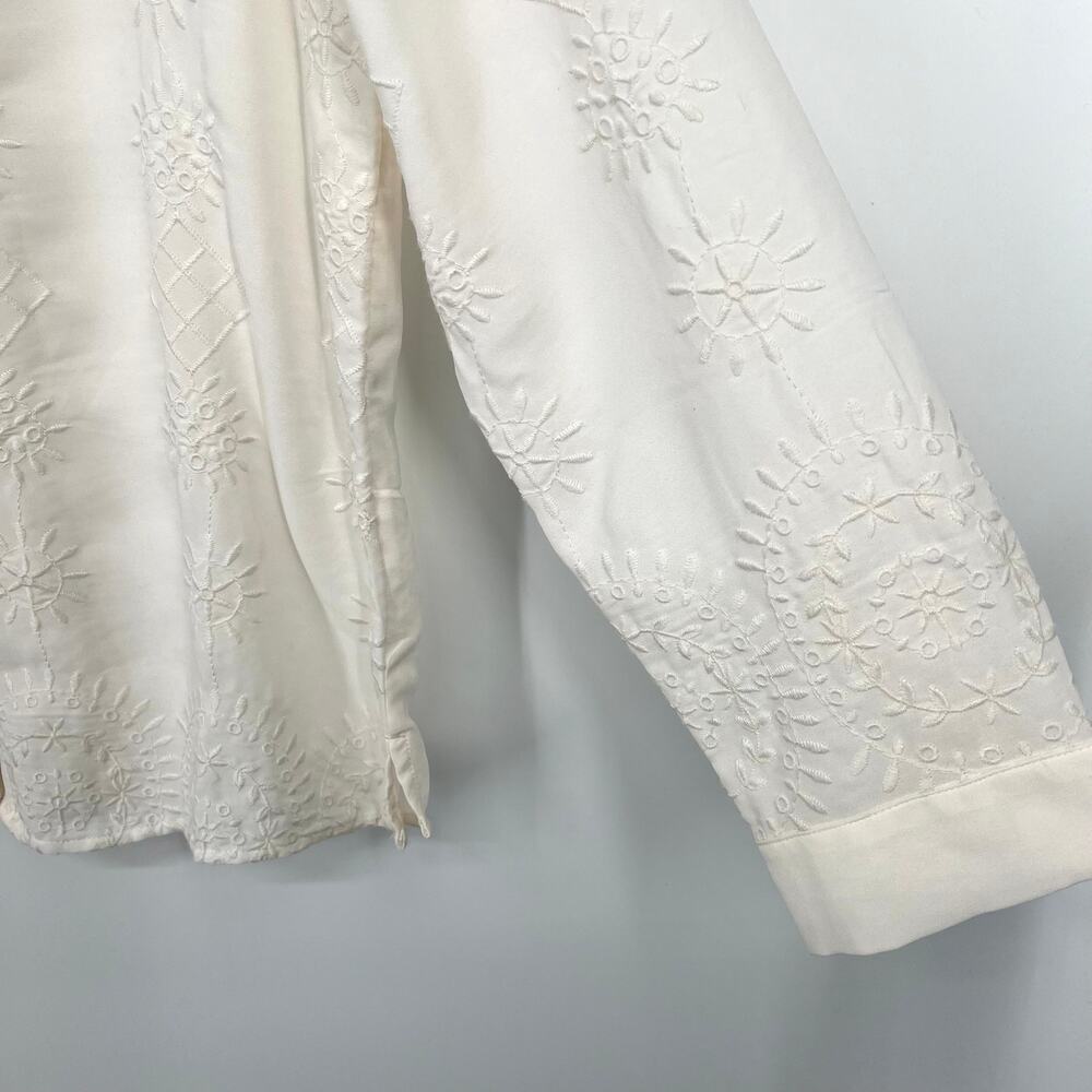 NEW NWT Chicos Embroidered White Long Sleeve Blouse Shirt Top Slightly Sheer - Picture 7 of 11